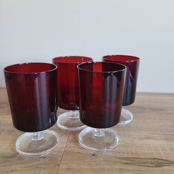 Set of 4 large ruby red glass goblets. France. - Picture 2 of 5